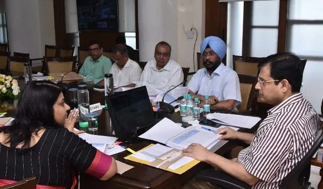 शहरों में सफाई के लिए चलेगा विशेष अभियान - अनुराग वर्मा