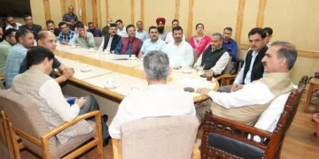 सभी अधिकारी और कर्मचारी मेरे परिवार के सदस्य - मुख्यमंत्री