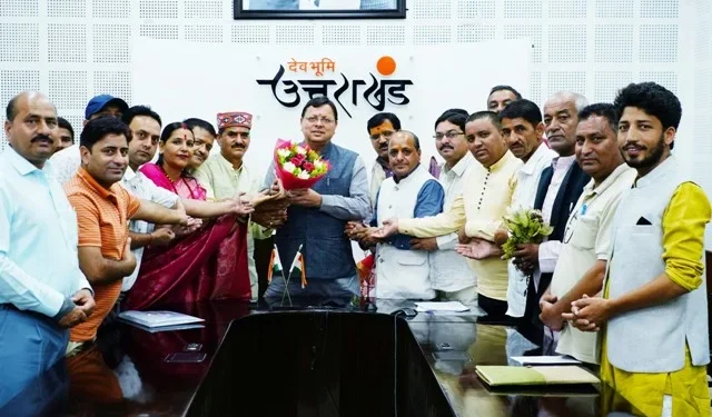 सीएम ने की चार धाम के पुरोहितों, टूर ऑपरेटरों से मुलाकात