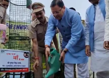 सीएम ने गैरसैंण में किया पौधारोपण