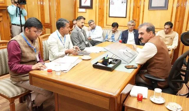 सीएम ने ग्रीन हाइड्रोजन प्लांट पर लिया अपडेट