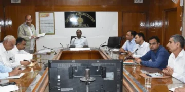 ईवीएम मशीनों की हुई पहली रेंडमाइजेशन