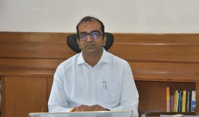 उम्मीदवार को चुनाव प्रचार के लिए वाहनों की अनुमति लेना जरूरी