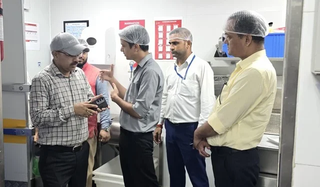 देहरादून में नामी खाद्य प्रतिष्ठानों पर छापेमारी