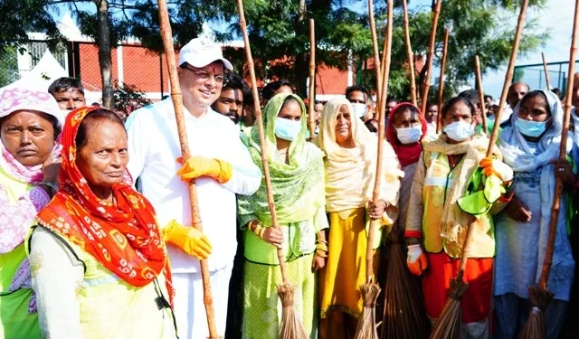 धामी सरकार से बनाया गांवों में कचरा प्रबंधन का लक्ष्य