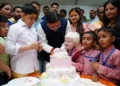 बच्चों के साथ केक काट सीएम ने मनाया अपना जन्मदिन