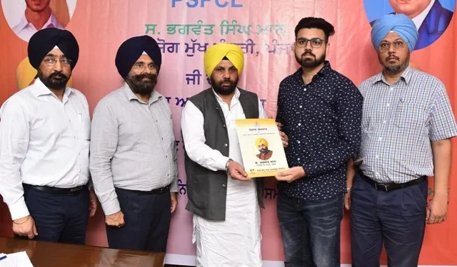 मंत्री ने सौंपे नए सहायक इंजीनियरों को नियुक्ति पत्र