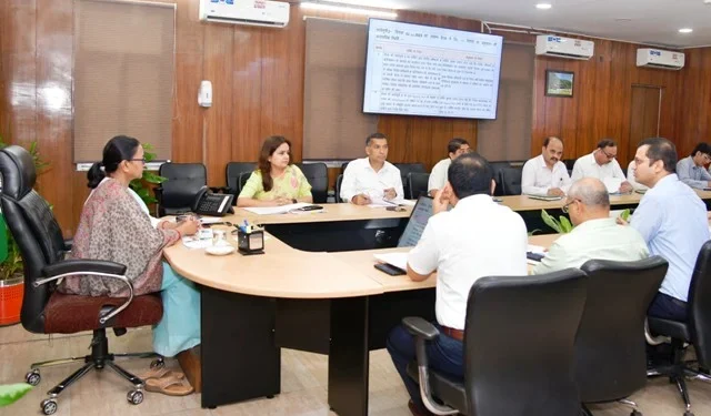 मुख्य सचिव ने कलेक्शन सेंटरों पर रिपोर्ट की तलब