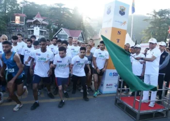 राज्यपाल ने पुलिस हाफ मैराथन को हरी झंडी दिखाई