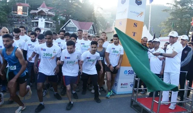 राज्यपाल ने पुलिस हाफ मैराथन को हरी झंडी दिखाई