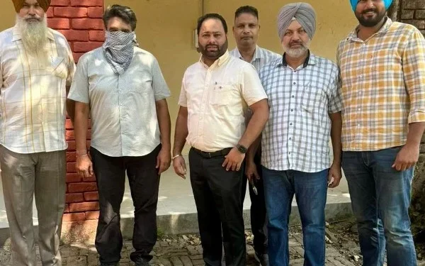 रिश्वत लेते सहायक सब-इंस्पेक्टर काबू