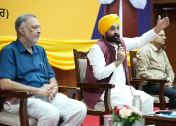 सरकारी नौकरी पाने के लिए विदेश से लौट रहे युवा - मान