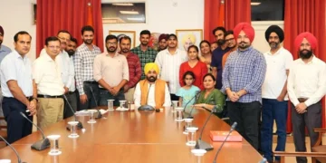 सीएम से सहायक प्रोफेसरों और लाइब्रेरियन के डेलिगेशन ने की भेंट