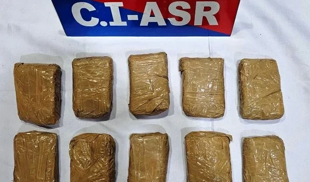 कार से 10.4 किलो हेरोइन बरामद, आरोपी फरार