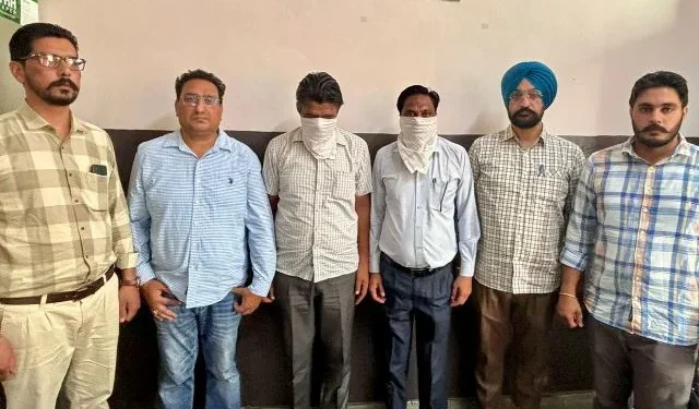 जेई और ठेकेदार गिरफ्तार