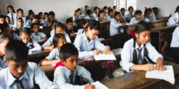 दुर्गा अष्टमी के अवसर पर किया स्कूलों के समय में बदलाव