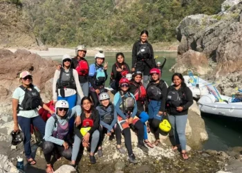नवरात्रि विशेष - राफ्टिंग कराने के लिए तैयार हैं बेटियां