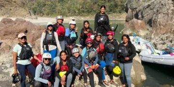 नवरात्रि विशेष - राफ्टिंग कराने के लिए तैयार हैं बेटियां