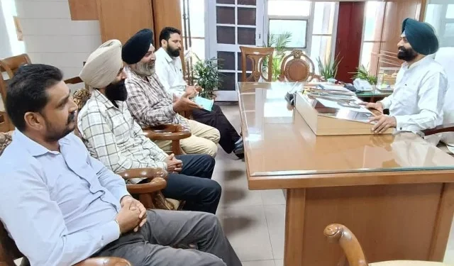 परिवहन मंत्री के आश्वासन पर यूनियन ने हड़ताल का आह्वान वापस लिया