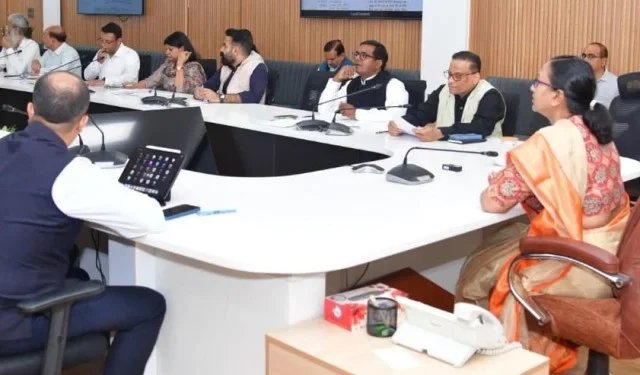 प्रस्तावों पर लेटलतीफी से मुख्य सचिव नाराज