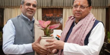 फिल्म अभिनेता परेश रावल ने धामी से की भेंट