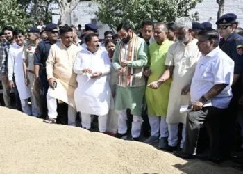 मुख्यमंत्री ने कुरुक्षेत्र में अनाज मंडियों का किया दौरा