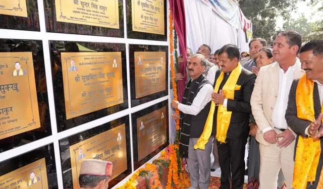 मुख्यमंत्री ने कुल्लू को दी करोड़ों की सौगात
