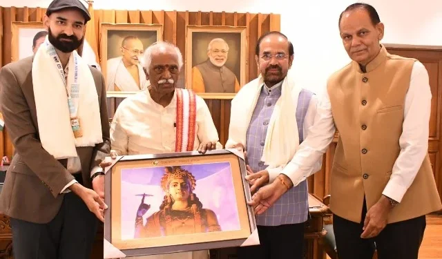 राज्यपाल ने H.C.S. अधिकारी विश्वजीत सिंह को किया सम्मानित