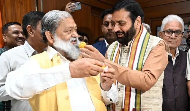 विज सहित मंत्रियों को मुख्यमंत्री ने करवाया पदभार ग्रहण