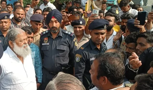 श्रम मंत्री अनिल विज ने किया फैसला ऑन द स्पॉट