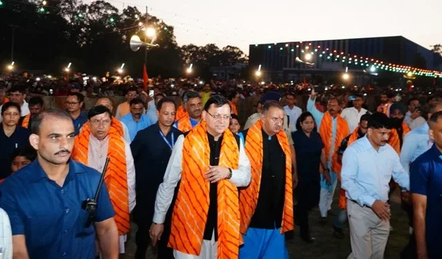 सीएम धामी ने देहरादून में किया रावण दहन