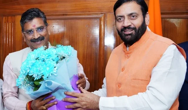 सीएम ने कैबिनेट मंत्री कृष्ण बेदी को करवाया पदभार ग्रहण