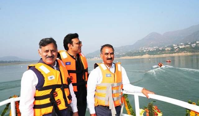 सीएम ने गोविंद सागर झील में वाटर स्पोर्ट्स का किया शुभारंभ