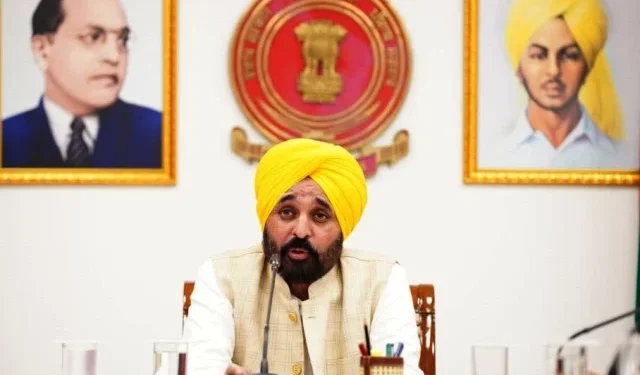 सीएम ने प्रसिद्ध उद्योगपति रतन टाटा के निधन पर दुख व्यक्त किया