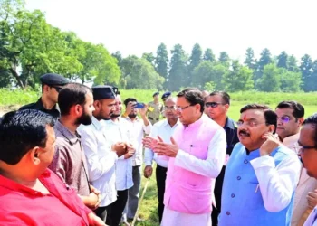 सीएम ने बन रहे एम्स सैटेलाइट सेंटर का किया निरीक्षण