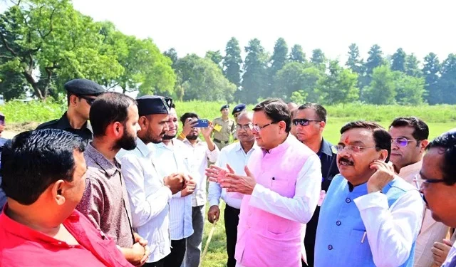 सीएम ने बन रहे एम्स सैटेलाइट सेंटर का किया निरीक्षण