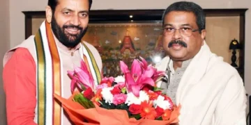 सीएम सैनी ने केंद्रीय शिक्षा मंत्री धर्मेंद्र प्रधान से की मुलाकात