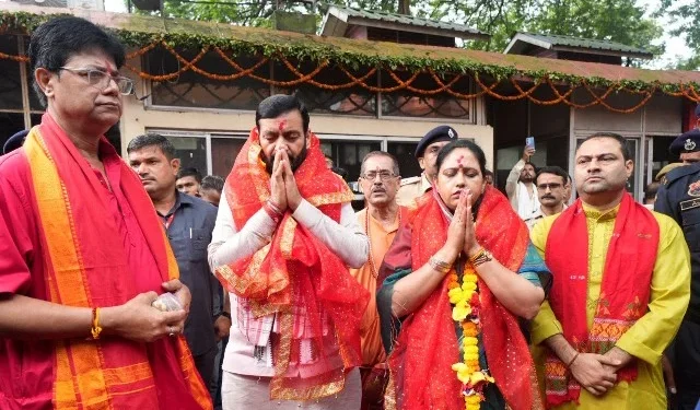 सीएम सैनी ने गुवाहाटी के मां कामाख्या मंदिर में की पूजा-अर्चना