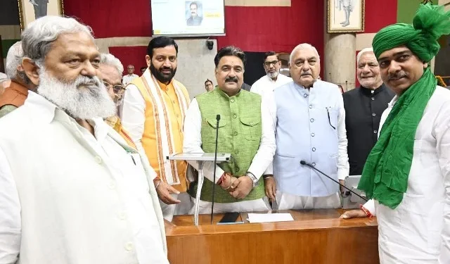 हरविंदर कल्याण सर्वसम्मति से चुने गए स्पीकर, विधायकों ने ली शपथ