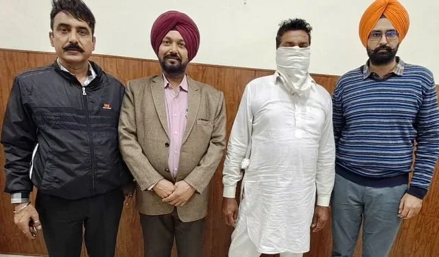 एएसआई के लिए रिश्वत लेते एक काबू