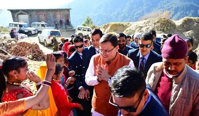 ऐतिहासिक गांव सारकोट को सीएम ने दी सौगात