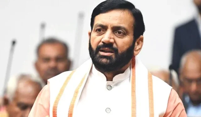 खेत से गुजरने वाली हाई टेंशन बिजली की लाइनों के लिए मुआवजा नीति लागू - सीएम