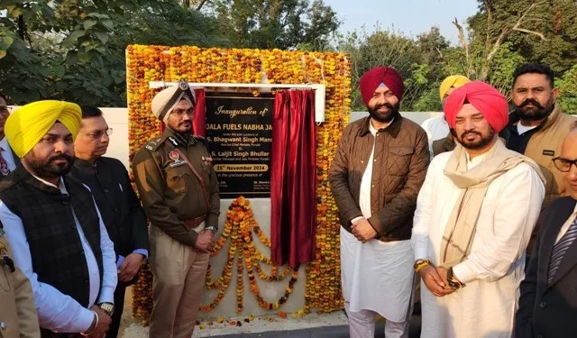 जेल मंत्री ने नाभा व फाजिल्का जेलों में पेट्रोल पंपों का उद्घाटन किया