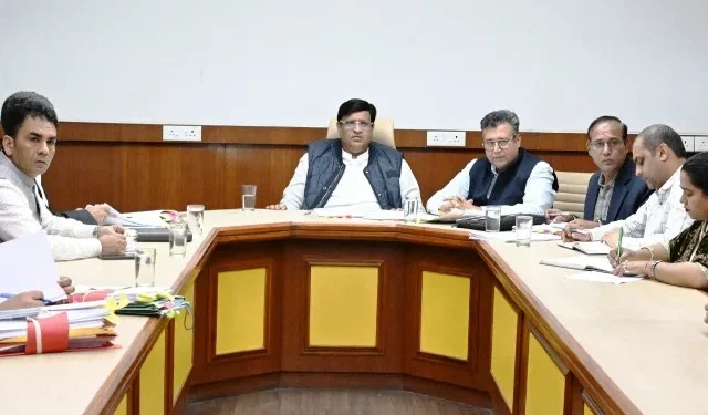 ठेकेदारों का एकाधिकार नहीं चलने दिया जाएगा - मंत्री