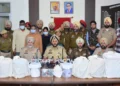 नशा और हथियारों की तस्करी करने वाले गिरोह का भंडाफोड़