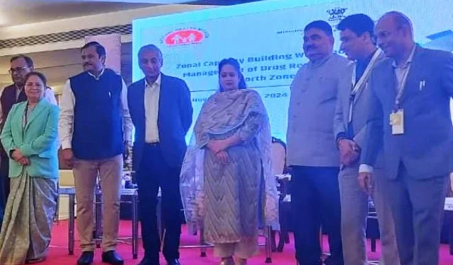 निर्माणाधीन अस्पतालों के कार्यों में तेजी लाई जाए - आरती सिंह