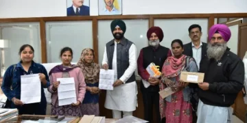 परिवहन मंत्री भुल्लर ने 17 नवनियुक्त कर्मचारियों को सौंपे नियुक्ति पत्र