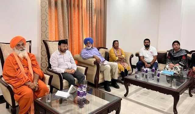 मंत्री ने की सुल्तानपुर लोधी के विकास कार्यों की समीक्षा