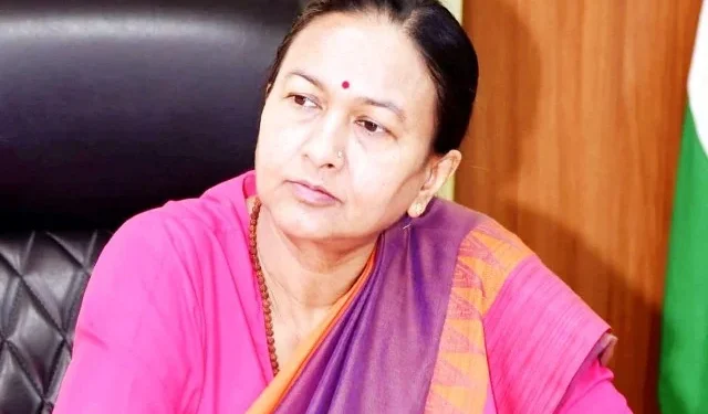 मीटिंग से अबसेंट सचिवों को लगी फटकार