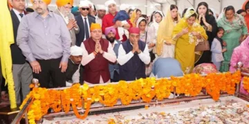 सीएम धामी ने गुरुद्वारा में मत्था टेका